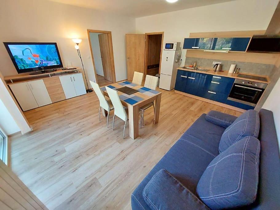 Moderni Apartman Horni Marsov - By Alka Ngoại thất bức ảnh